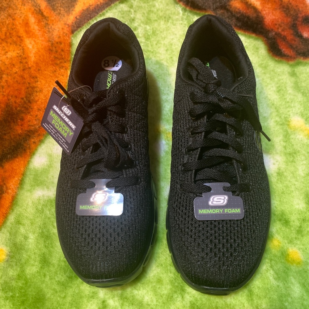 Skechers Memory Foam Black Shoes - 7.5 men’s